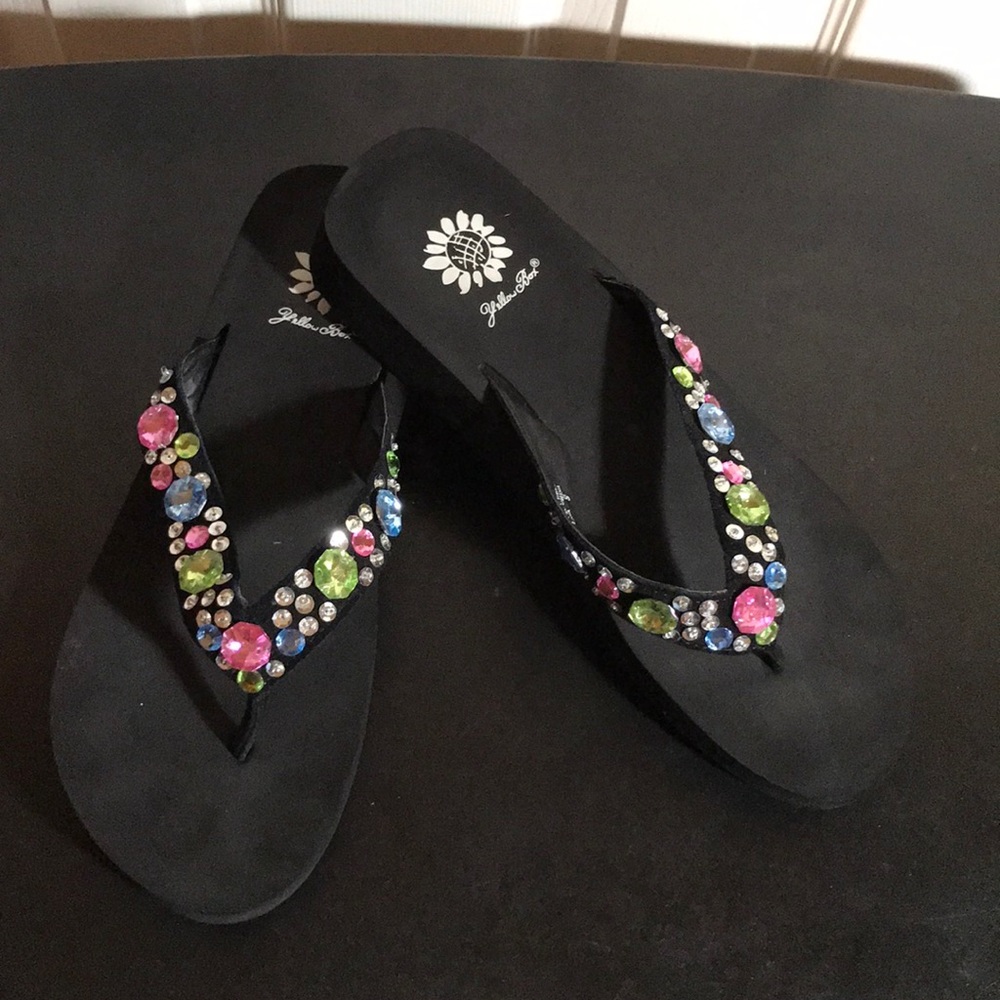 EUC Yellowbox flip flops with colored bling size 8